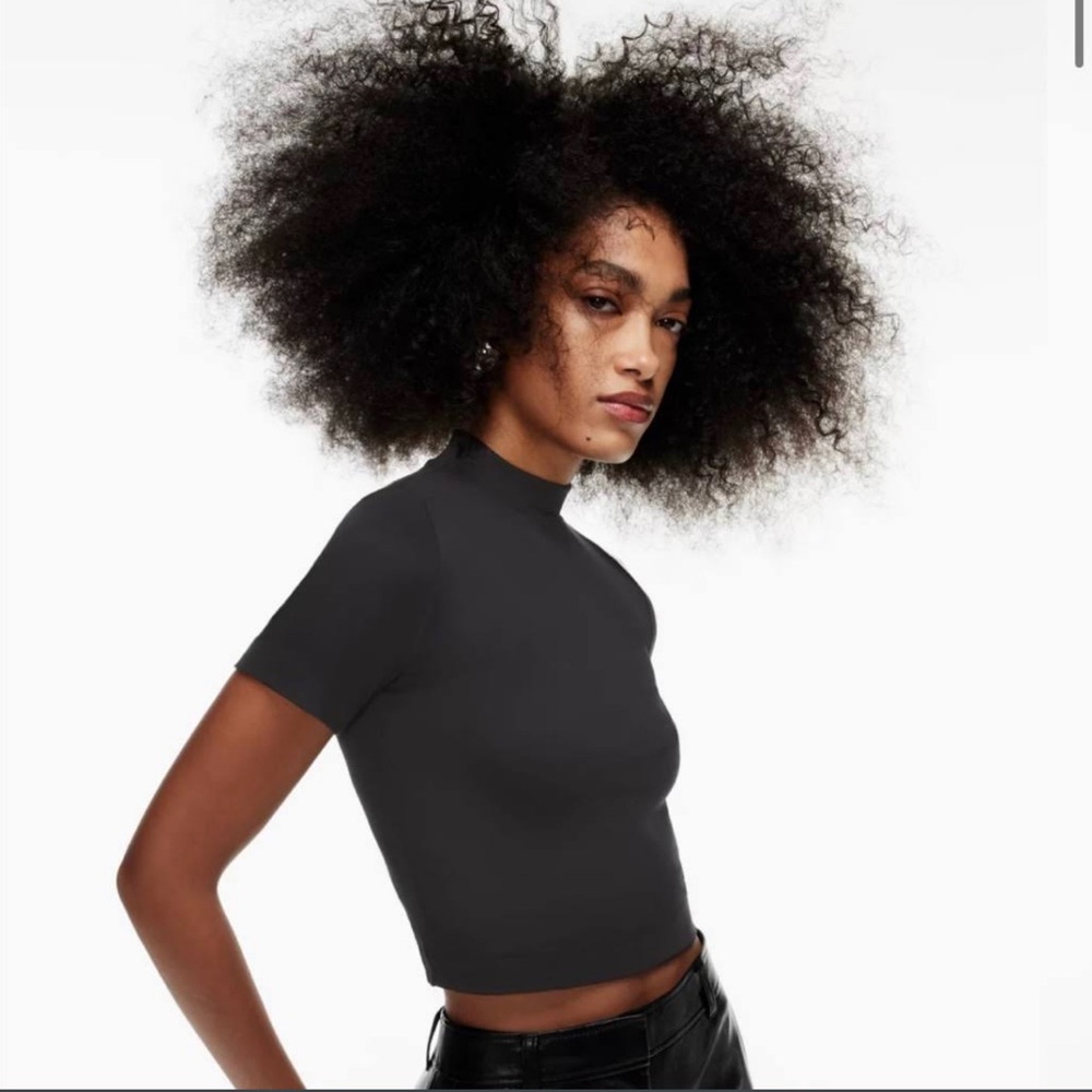 NWT Aritzia Babaton Gonzalo top tee shirt black xxs